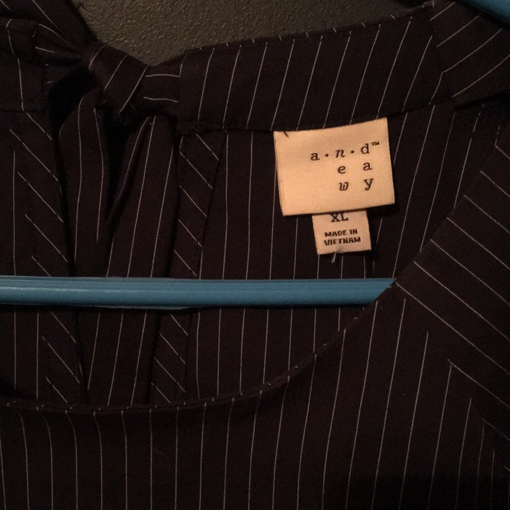 Blouse - Picture 2 of 4